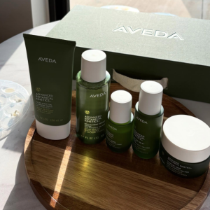 Winter Refresh Facial with Advanced Botanical Kinetics